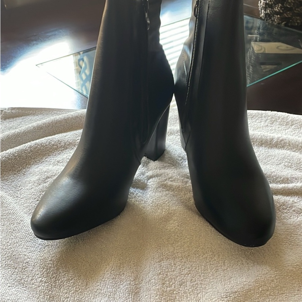 Elegant Black Women's Boots